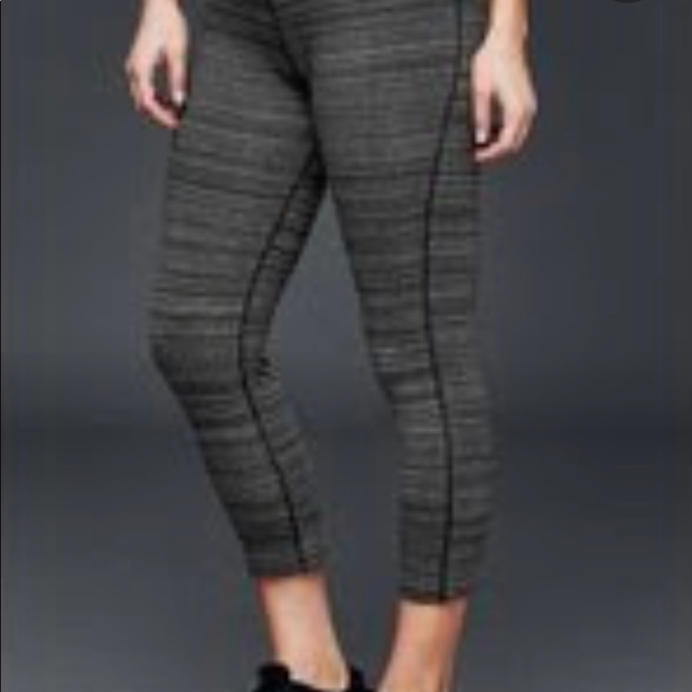 Gap GapFit Breathe gFast capri black space dye